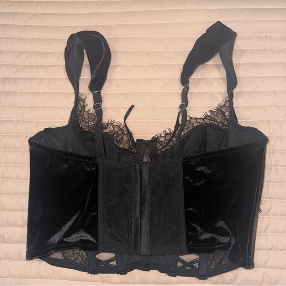 Victoria secret corset - Picture 2 of 2